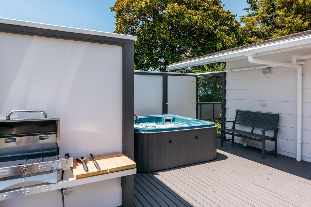 Number Six - Oneroa Holiday Home Luaran gambar